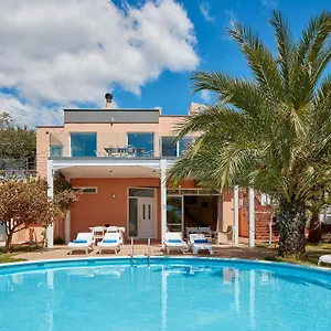  Villa Seafront Longobardi